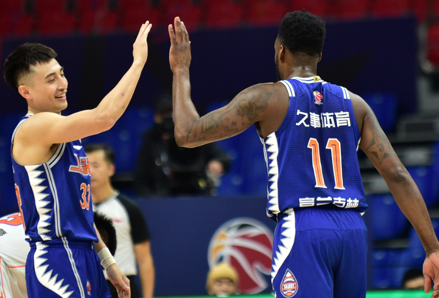 北京队翻盘步行者，王哲林带队取胜