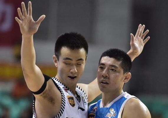 快船鏖战北京队,赵继伟带队取胜 快船鏖战北京队,赵继伟带队取胜