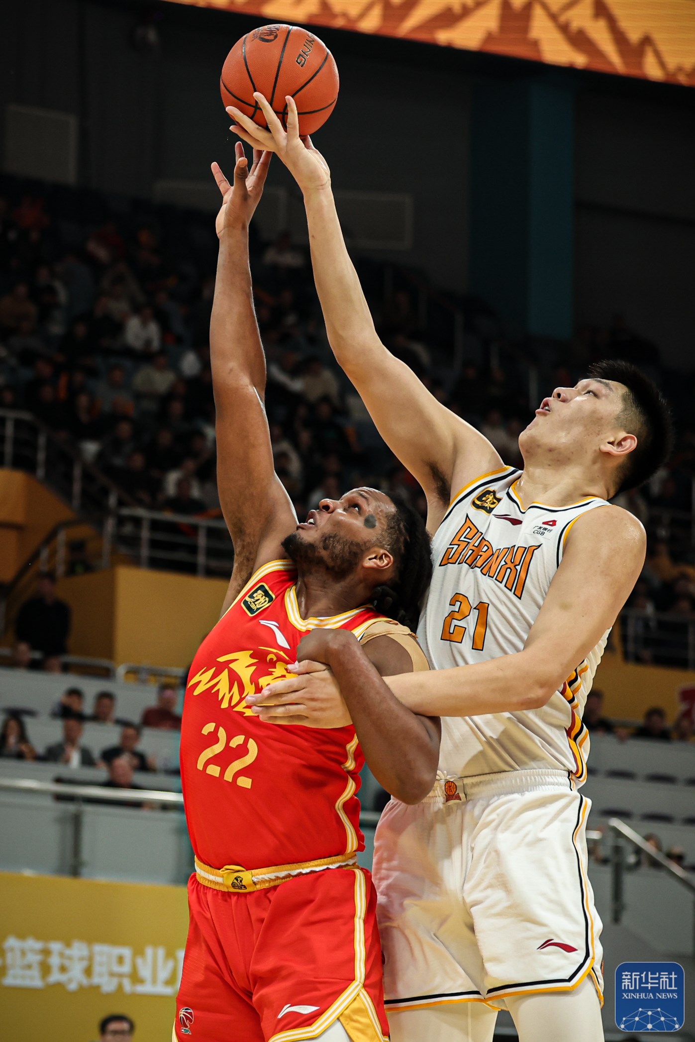 开云体育下载-浙江队险胜青岛队，易建联带队取胜