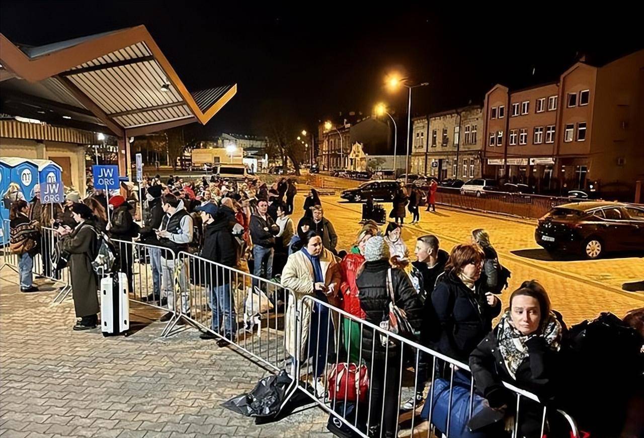 乌克兰逆转波兰，卡瓦哈尔统治全场